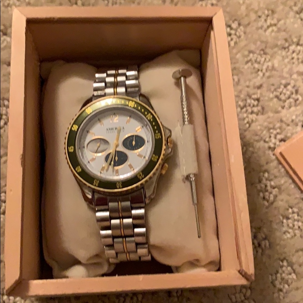 Perry Ellis watch